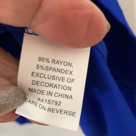 WD-NY Size 3X sleeveless scoopneck top with rope/gold chain detail. - Picture 4 of 10